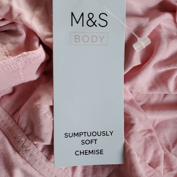 Sumptuously Soft Chemise - Picture 4 of 6